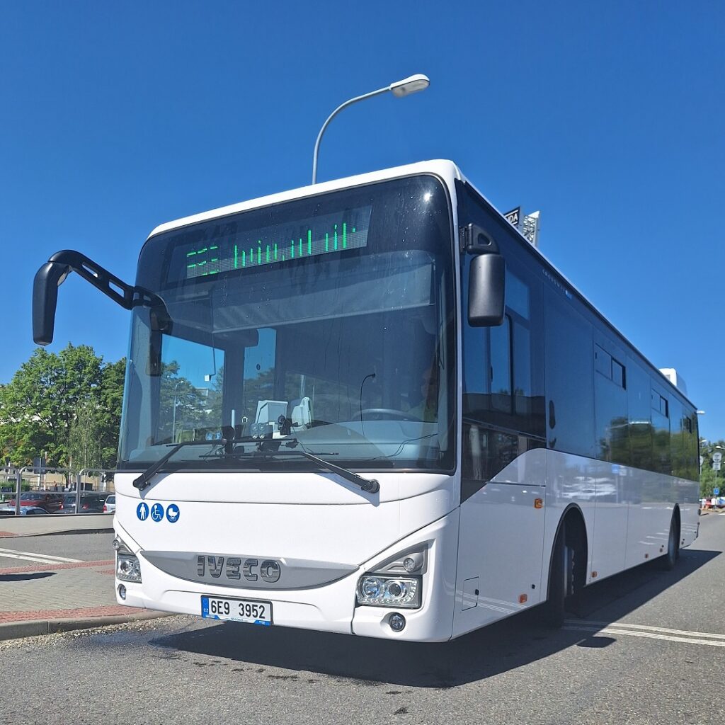 Testujeme hybridní autobus IVECO CROSSWAY LOW ENTRY